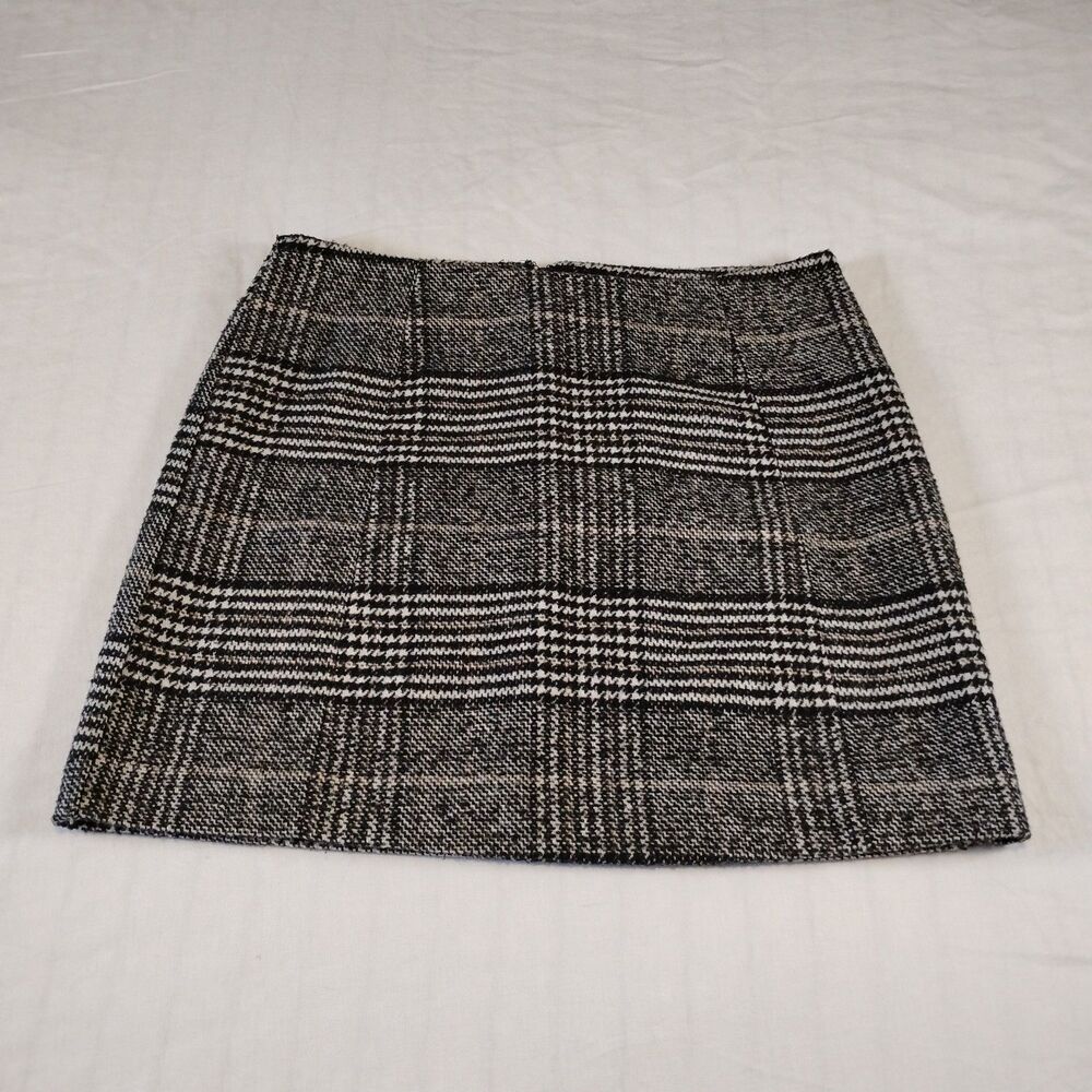 Forever 21 Contemporary Wool Blend Mini Skirt Size Medium Black Plaid - Picture 2 of 8